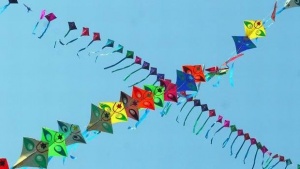 Парад на хвърчилата радва децата в Бургас