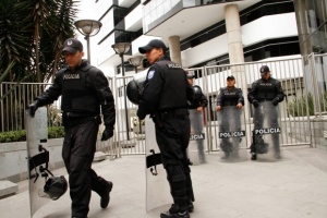 Еквадор обвини Великобритания в колониализъм заради Асандж