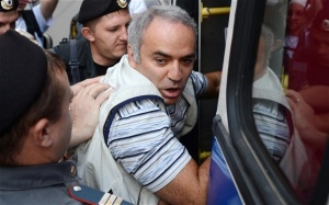 5 г. затвор за Каспаров, ако докажат, че е ухапал полицай