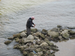 Два претоварени кораба заседнаха в Дунав край Свищов