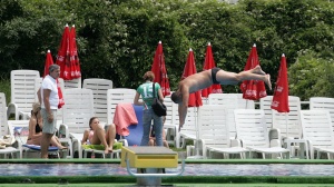 Оранжев код в 23 области заради горещините