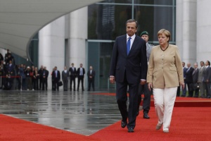 Меркел: Искам Гърция в еврозоната!