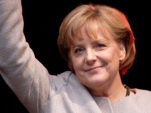 Подкрепата за Меркел расте, партньорите й имат проблеми