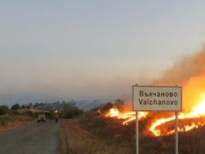Пожарът в Средец затвори главния път към Елхово