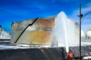 Уго Чавес пое отговорност за експлозията в рафинерията „Амуай“