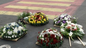 Мемориал в памет на жертвите от атентата слагат на летище Бургас