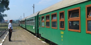 Влакът София-Варна спрян заради пожар