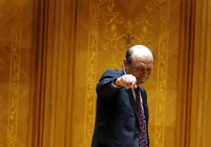 Нов импийчмънт на Бъсеску готвят управляващите в Румъния