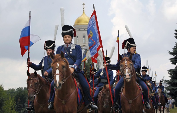 Русия тръгва към Париж 200 г. след победата над Наполеон