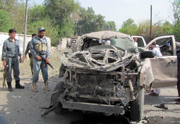 Трима се самовзривиха в Афганистан, убиха 36 души