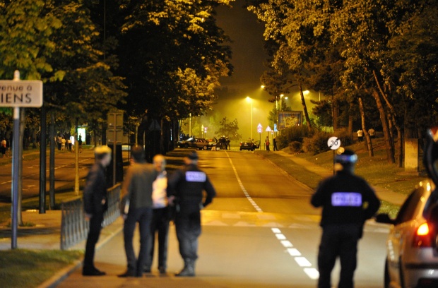 Петима арестувани след безредици в бедняшки квартали във Франция