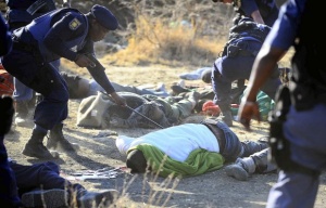 Южна Африка снема обвиненията в убийство на 270-те миньори