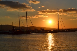 45 туристи на фалиралата „Чери тур" си тръгват без да плащат двойно