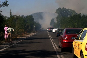 Локализираха пожара край Е-79