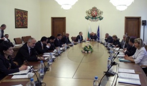 Борисов и 11 министри заседават в Израел