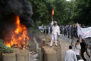 2 убити при щурм и на американското посолство в Судан