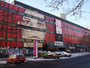 Облепват с цветно тиксо посолството на Германия в София