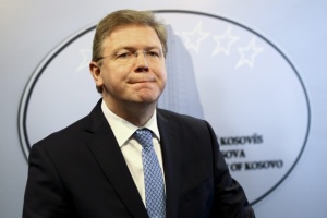 Еврокомисар: Македония да подобри отношенията със съседите си