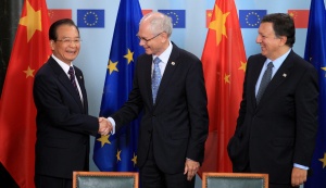 Китай обеща да помага за решаването на дълговата криза в Европа