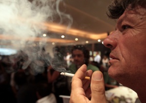 Швейцария отхвърли с референдум пълната забрана за пушене