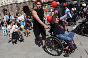 Хора с увреждания поискаха правото си на независим живот