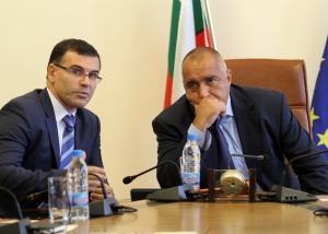 „Уникредит": Мерките на българския кабинет ще повишат доходите през 2013 г.