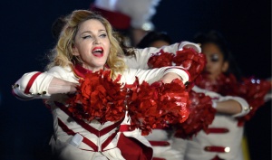 Гласувайте за „чернокожия мюсюлманин“ Обама, призова Мадона