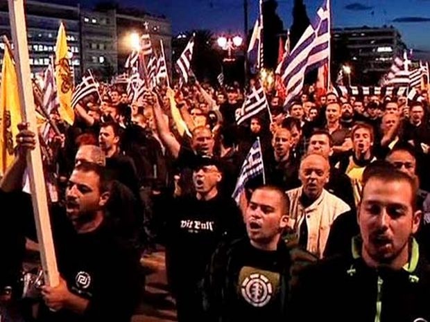 Гръцките неонацисти се опитват да изместят полицията