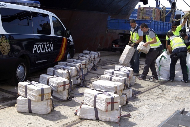 Моряците от „кокаиновия" кораб остават в испанския арест