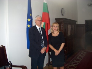 Ковачева се надява на добро партньорство с новия ВСС