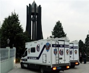 Ексхумираха тялото на турския президент Тургут Йозал