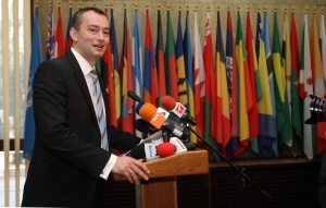 Онлайн консул ще пази българите в чужбина