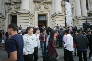 Студенти в СУ се сбиха заради мудна администрация