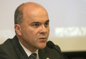 Средната пенсия щяла да надхвърли рекордните 59% от заплатата през 2013 г.