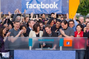 „Фейсбук“ вече има милиард потребители, обяви Зукърбърг