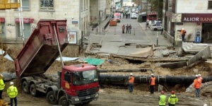 Евакуираха 100 души заради пропаднала улица във Варшава