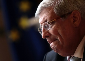 Ангелов договорил 9% по-високи заплати за военните