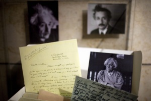 Писмо на Айнщайн се продава на търг за 3 млн. долара