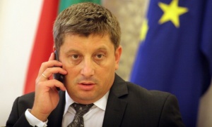 Парламентът удължи срока за анализ на добива на шистов газ