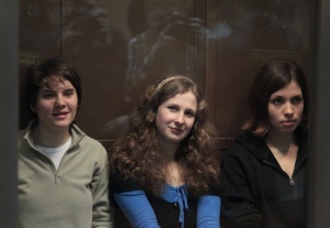 Едно от момичетата на „Пуси  Райът“ се размина само с условна присъда