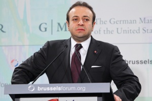 Турция поиска помощ от ЕС, сирийските бежанци минаха 100 000