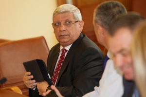 Аню Ангелов иска нов  многоцелеви изтребител през 2014 г.