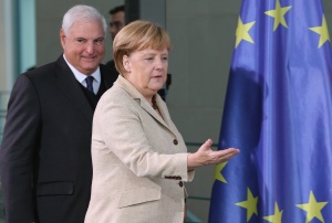 Гърция трябва да остане в Еврозоната, подчерта Меркел