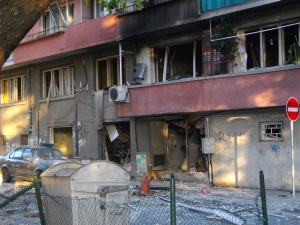 Два апартамента напълно унищожени от взрива в Бургас