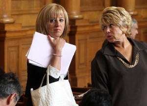 Ще има два референдума, закани се Мая Манолова