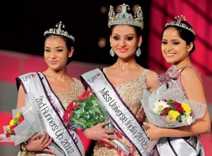 Отнеха короните на Мис Индия и Мис Сърбия