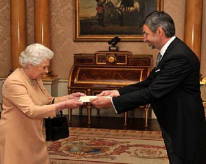 Посланик Димитров връчи акредитивните си писма на кралица Елизабет II