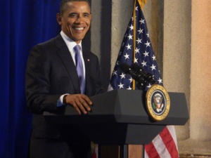 Обама обвини опонента си, че страда от „Ромнезия"