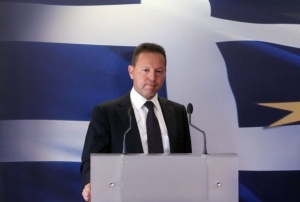 Гърция ще гони споразумението с „Тройката"