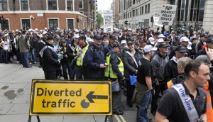 Протест срещу икономиите заля центъра на Лондон